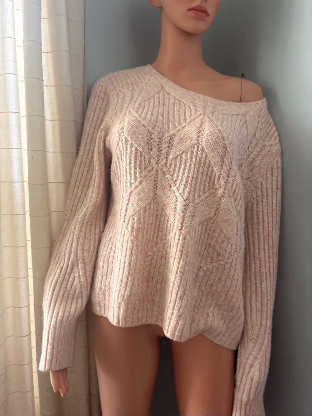 American Vintage Off-Shoulder Cable Knit Sweater in Blush